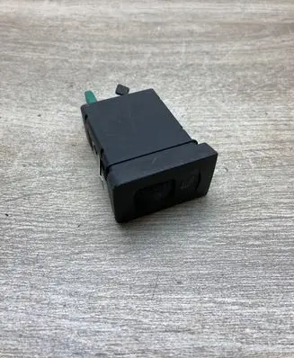 Volkswagen Golf IV Seat heating switch 1J0963563B