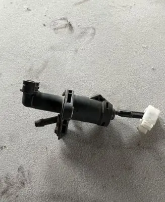 Clutch slave cylinder