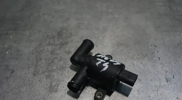 Audi A8 S8 D4 4H Electric auxiliary coolant/water pump 4H0121671B