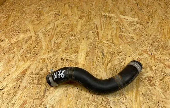 Engine coolant pipe/hose