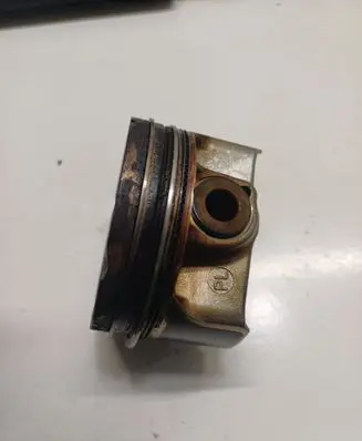 Volkswagen PASSAT B8 Piston 04EBD