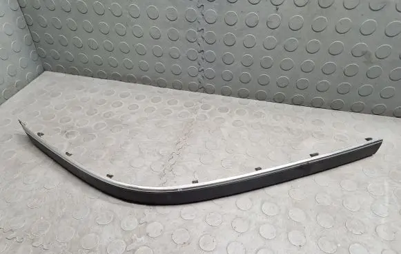 BMW 5 E39 Front bumper splitter molding 8226562