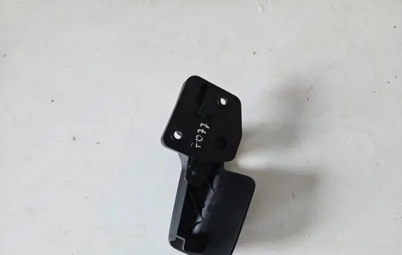 Audi Q7 4M Engine bonnet (hood) release handle 4M1823533