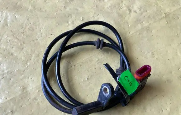 Mercedes-Benz C AMG W204 ABS rear brake sensor A2045400317