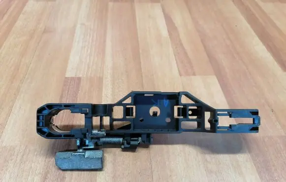 Renault Espace IV Front door exterior handle/bracket 8200008430 8200370363