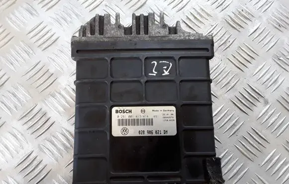 Volkswagen PASSAT B4 Engine control unit/module 0281001413414 028906021DM 28SA2670