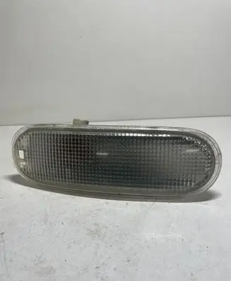 Volkswagen New Beetle Front bumper turn signal 