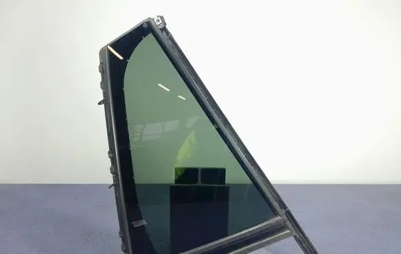 BMW X5 E53 Rear door window glass 7444076
