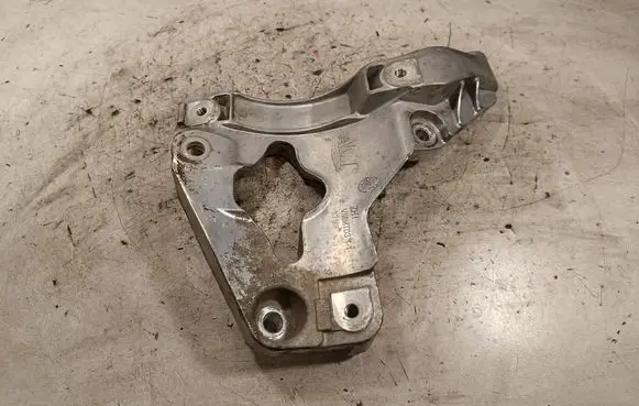 Jeep Grand Cherokee A/C compressor mount bracket VMMT0311 3310F