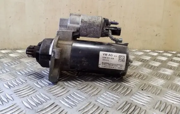 Volkswagen Caddy Starter motor 02M911024