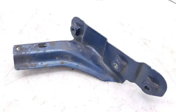 Volkswagen Polo V 6R Fender mounting bracket 6R0821142