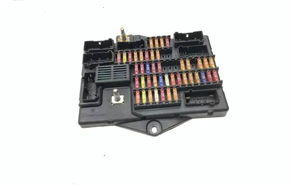 Jaguar XJ X350 Fuse module 2W9314A073CE