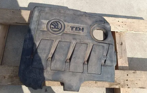 Skoda Octavia Mk3 (5E) Engine cover (trim) 