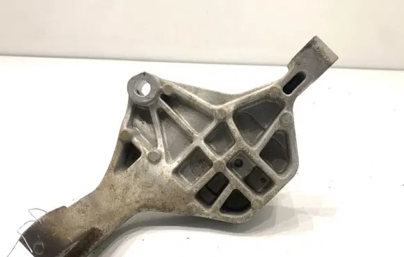 Renault Arkana Gearbox mount 