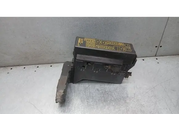 Nissan X-Trail T30 Fuse box set 71543266