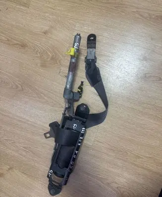 Volvo S60 Front seatbelt