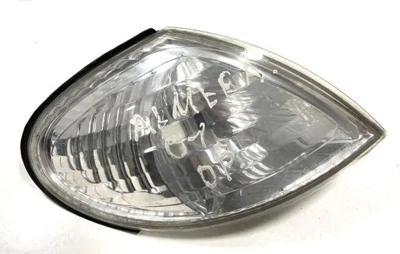 Nissan Almera N16 Front indicator light