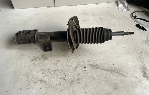Hyundai i30 Front shock absorber/damper 546602R250 801402000297