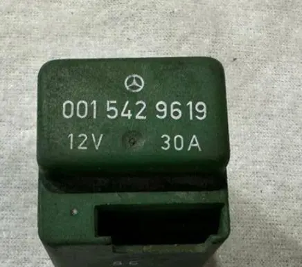 Mercedes-Benz E W124 Other relay 0015429619