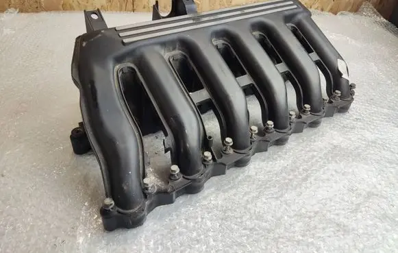 BMW 5 E39 Intake manifold 7789329 7789247 7789287