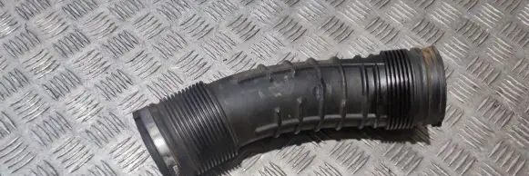 Volvo V70 Air intake hose/pipe 6898050