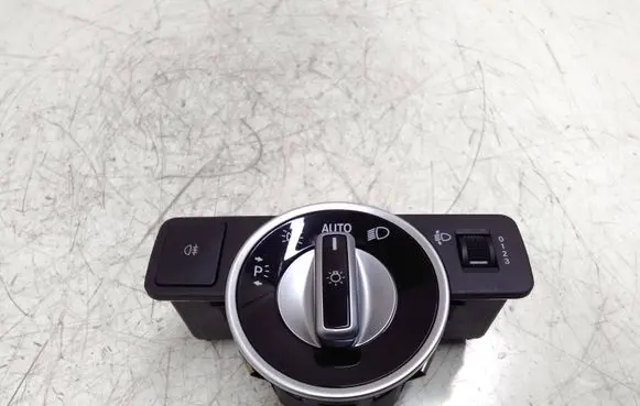 Mercedes-Benz GLA W156 Light switch A2049053103