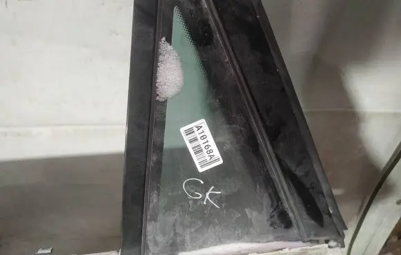 BMW X6 E71 Rear vent window glass AS2