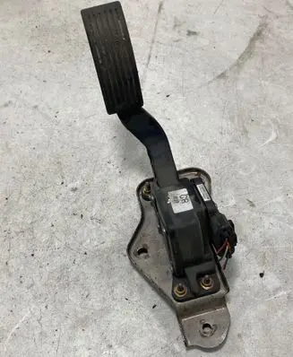 Hyundai Santa Fe Accelerator throttle pedal BAS0133A290