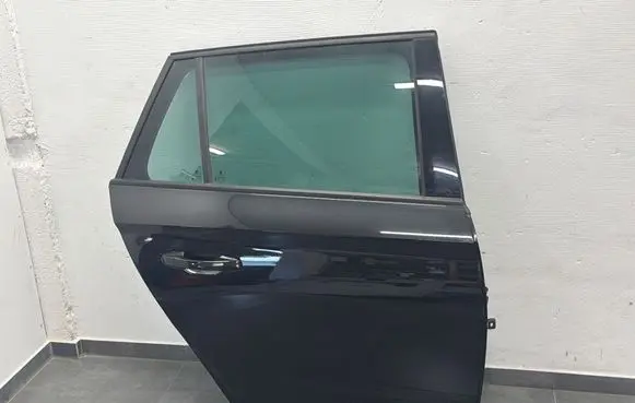 Skoda Kamiq Rear door