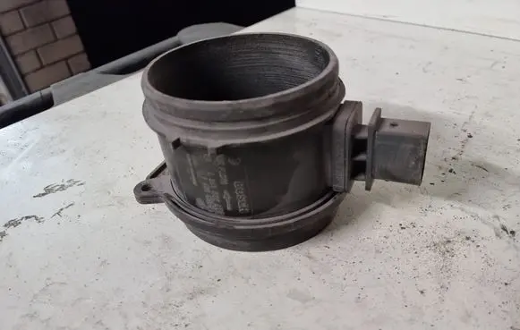 BMW 5 E60 E61 Mass air flow meter 7801951