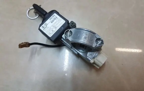 Nissan X-Trail T30 Ignition lock 28590C9902