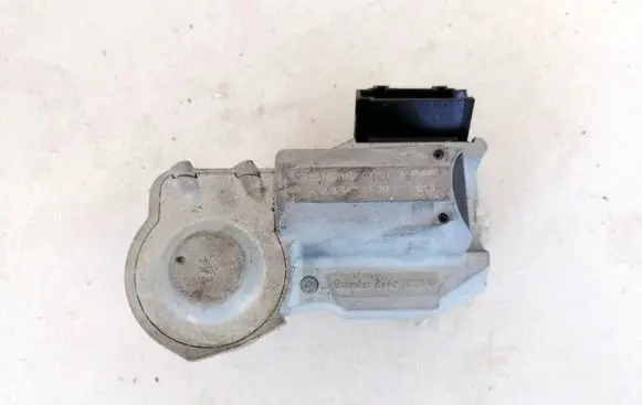 Mercedes-Benz C W203 Steering wheel lock a2034621130