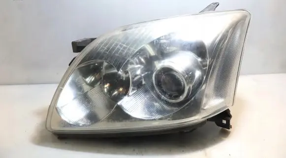 Toyota Avensis T250 Headlight/headlamp