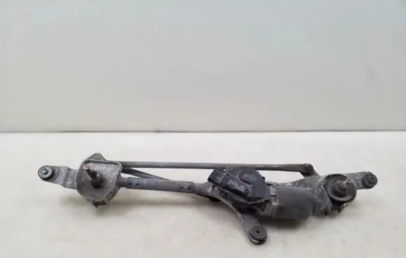 Front wiper linkage