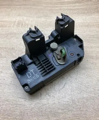 Opel Zafira A Rear door lock 24414135
