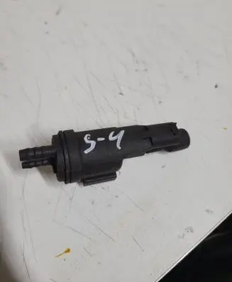 Mercedes-Benz E W210 Valve vacuum 0025401497