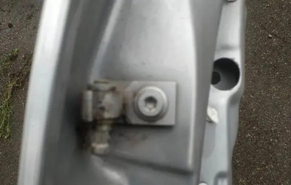 Audi A4 S4 B7 8E 8H Rear door lower hinge