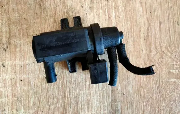 BMW 3 E90 E91 Turbo solenoid valve 7805391