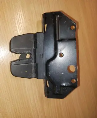 Loading door lock
