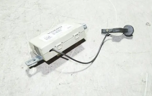 Volvo C30 Aerial antenna amplifier 30732030