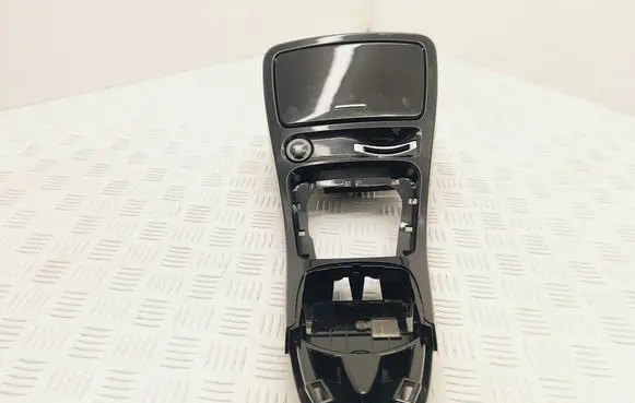 Renault Espace IV Gear shifter surround trim plastic 8200625887A