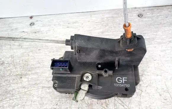 Opel Meriva A Front door lock 13154792GF