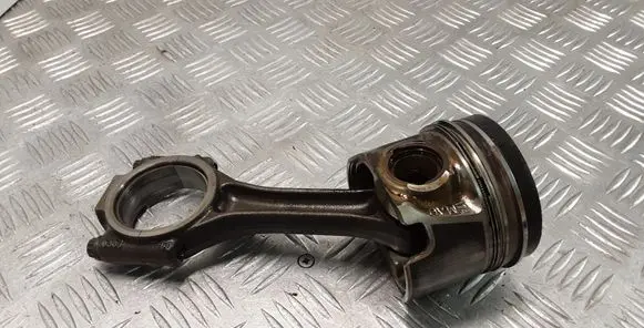 Volkswagen Touareg I Piston with connecting rod