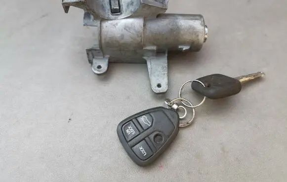Volvo V70 Ignition lock 8626324 16184