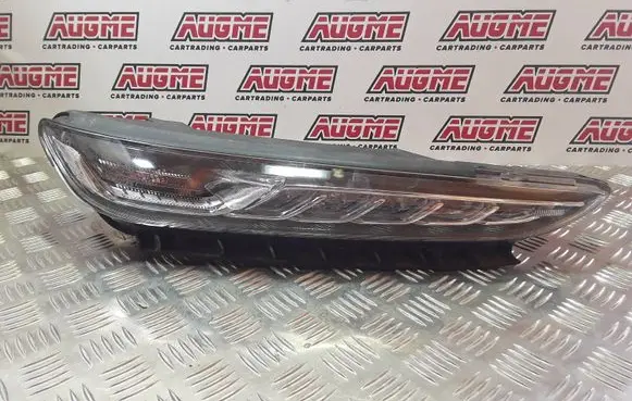 Hyundai Kona I Headlight/headlamp 92208J9000