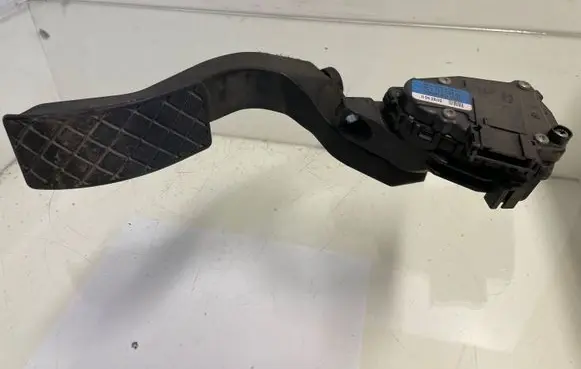 Audi A6 S6 C5 4B Accelerator throttle pedal 8D1723523M 6PV00837602