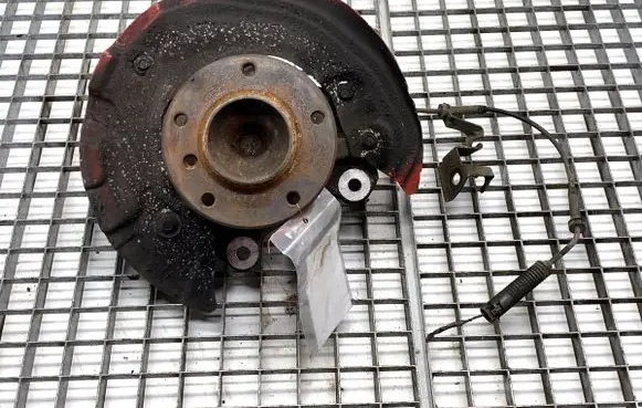 BMW 3 E90 E91 Front wheel hub spindle knuckle 6773209