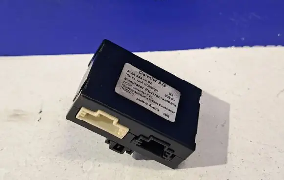 Mercedes-Benz E C207 W207 Video control module A1645430062