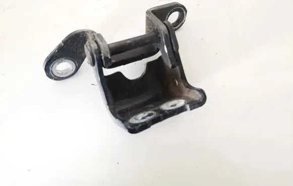 Honda CR-V Rear door lower hinge