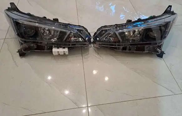 Nissan Leaf II (ZE1) Headlights/headlamps set 